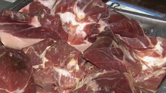 【头伏杭州吃火腿 阿姨今天“不破费”】“头伏火腿二伏鸡,三伏吃个金银蹄”,按杭州人的习惯,
