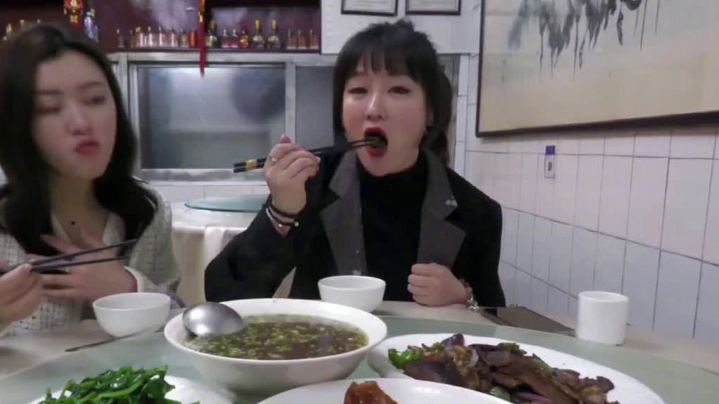 #小封找美食#【酱爆牛肉、坛子牛肉和醋汤......#射洪牛肉到底有多好吃#】美食和美酒在