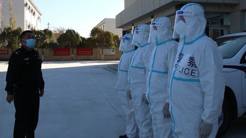 【额济纳旗警察蓝战疫记】近日,内蒙古自治区阿拉善盟额济纳旗成为了新冠肺炎疫情的“风暴眼”。