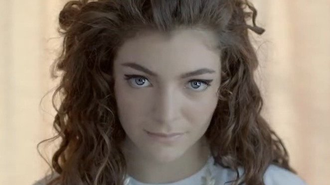 【生日祝福】Lorde 25岁生日快乐![生日蛋糕][生日蛋糕]2013年,Lorde的首