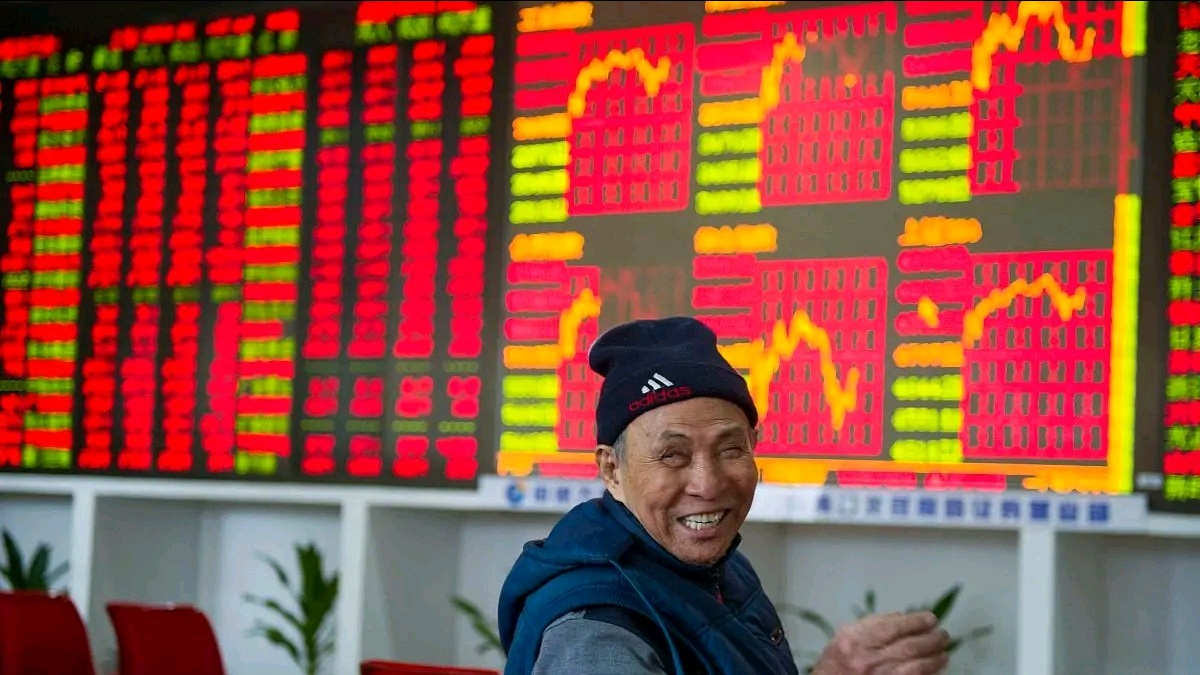 罕见!A股最惨板块地产股大爆发,发生了什么事?背后隐含着哪些投资逻辑?看最新观点直播-财经直播-百度直播